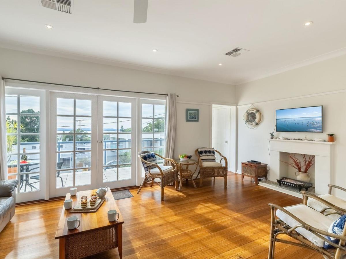Mon Reve 4a Tallean Road Three Bedroom With Wi-fi, Air Conditioning * Nelson Bay